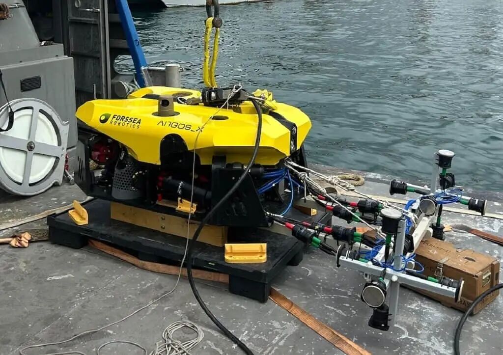 搭载双ESENSE传感器阵列的ARGOS-X ROV